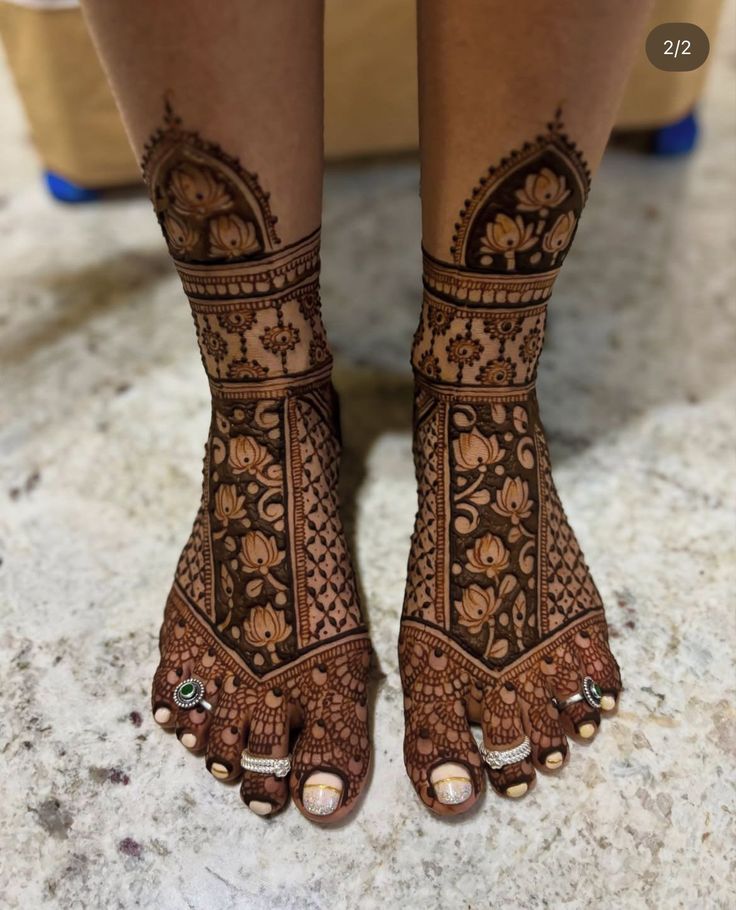 Traditional Mandala Feet Mehndi Design for Wedding mehndi design